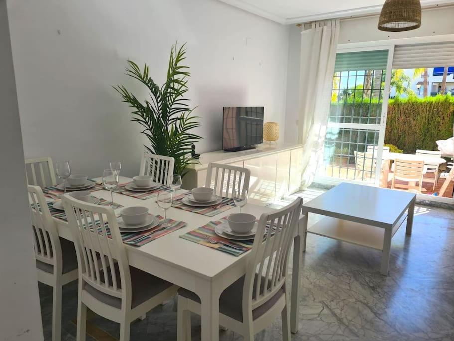 Ground Floor In Apartment *