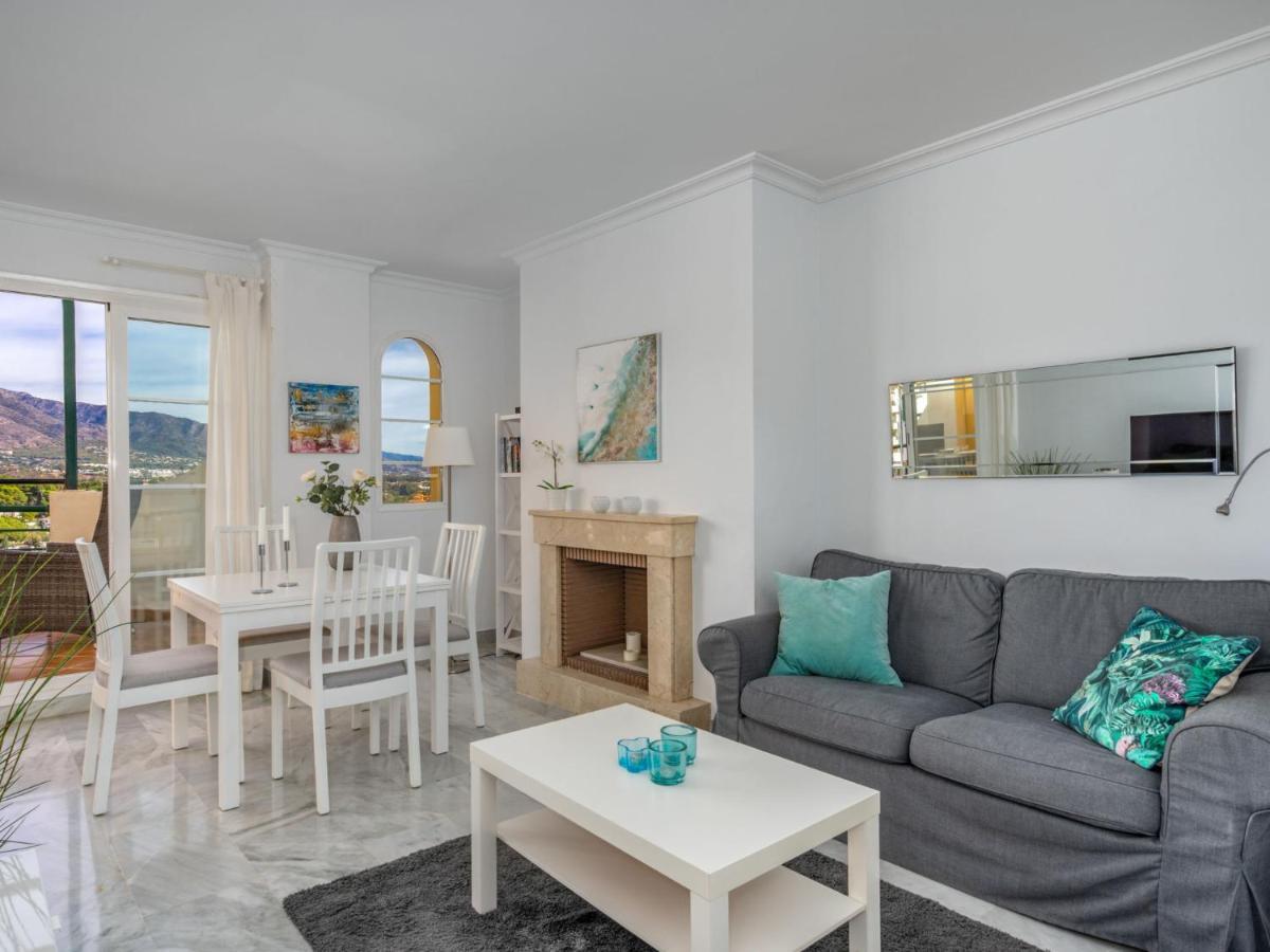 Apartamento Senorio De Aloha By Interhome