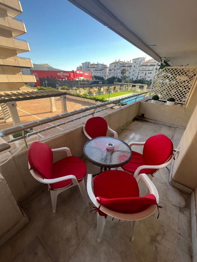 Heart Of Puerto Banus Newly Renavated Free Parking , Wifi ,pool,gym,padel Court Marbella