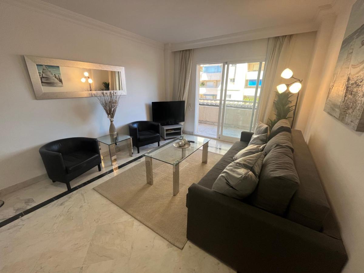 Heart Of Puerto Banus Newly Renavated Free Parking , Wifi ,pool,gym,padel Court * Marbella