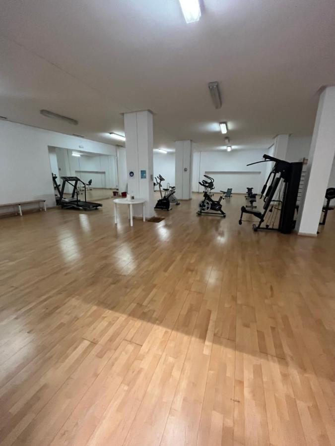 Appartement Heart Of Puerto Banus Newly Renavated Free Parking , Wifi ,pool,gym,padel Court