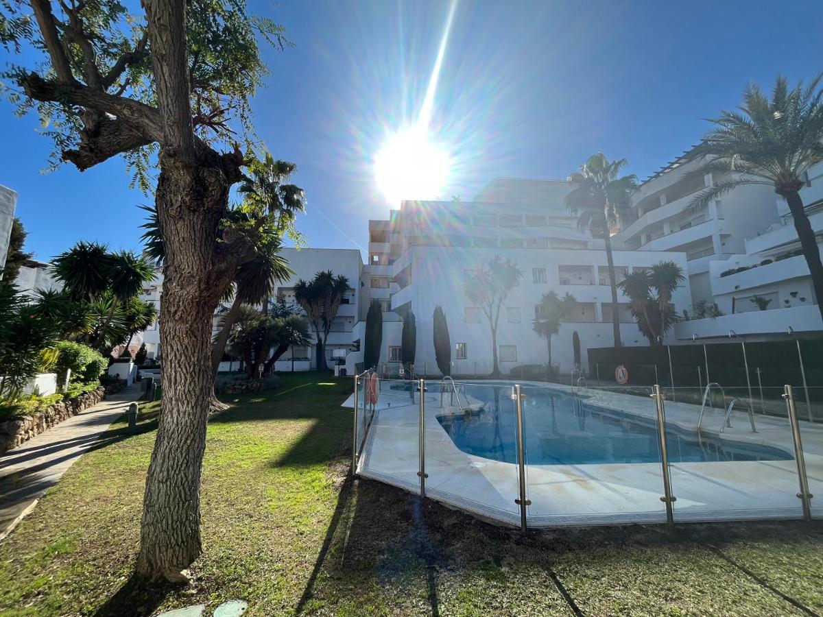 Apartamento Impeccable Large With Immense Terrace And Private Garden Overlooking The Mountain, Featuring 2 Bedrooms And Sleeping Up To 4 Guests Located 100 Meters From Plaza Maestranza