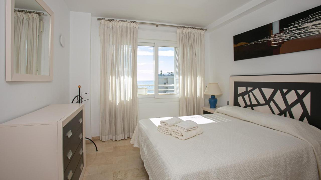 Apartment Front Sea View On Marbella's Promenade *