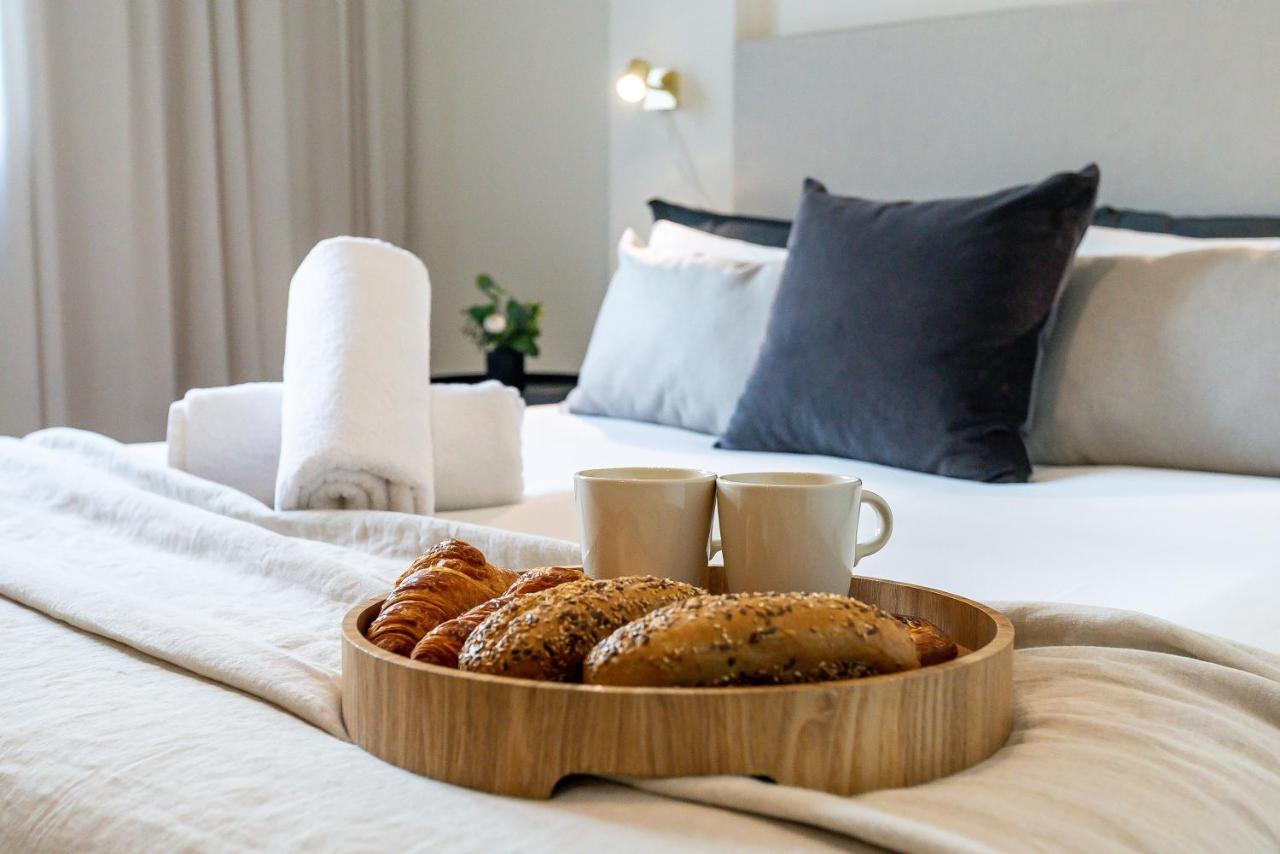 Vacation I 1 Puerto Banus Sea Front Rental, Renovated Appartement