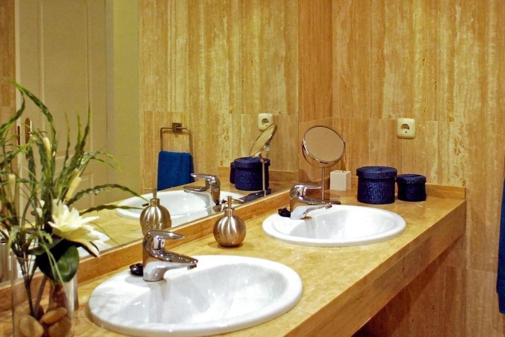 Apartment R22 Three Bed With Marbella