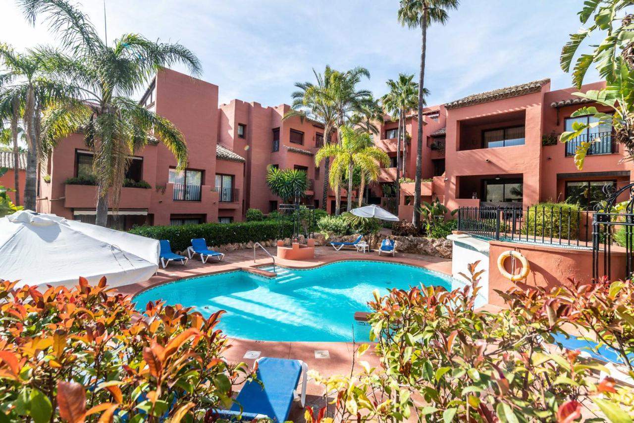 Luxury Spacious Penthouse & Garage 150m To Marbella