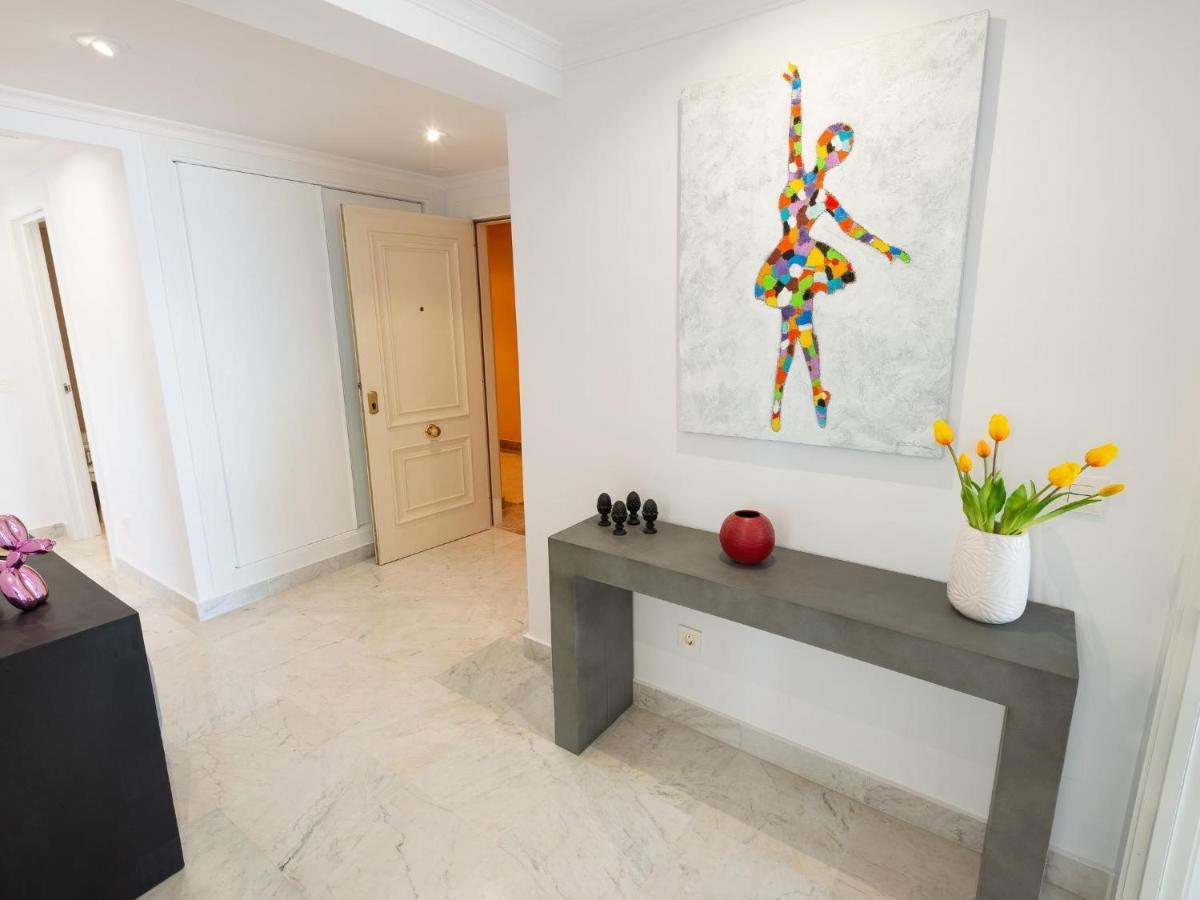 Vacation I Puerto Banus Sea Front, View, 24-7 Security, Pool Apartment