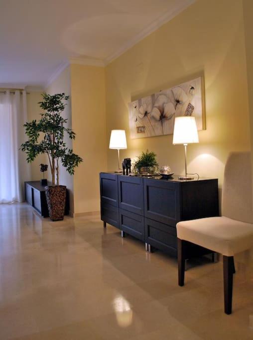 R22 Three Bed With Apartment *
