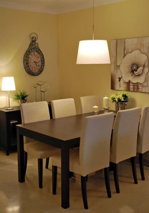 R22 Three Bed With Apartment *