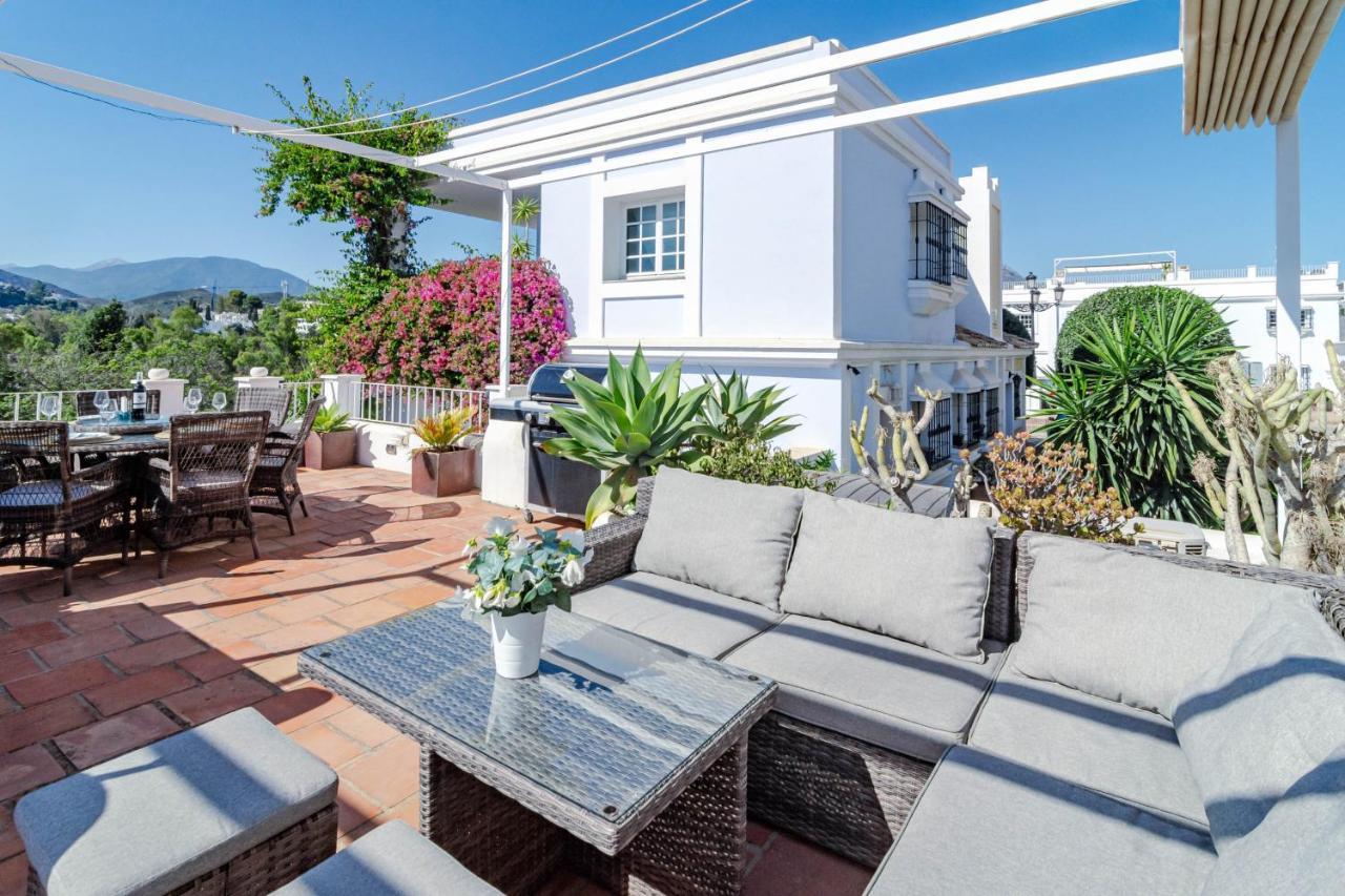 Apartment Peaceful Modern 2 Bedroom In Aloha Pueblo With View Over The Pool *