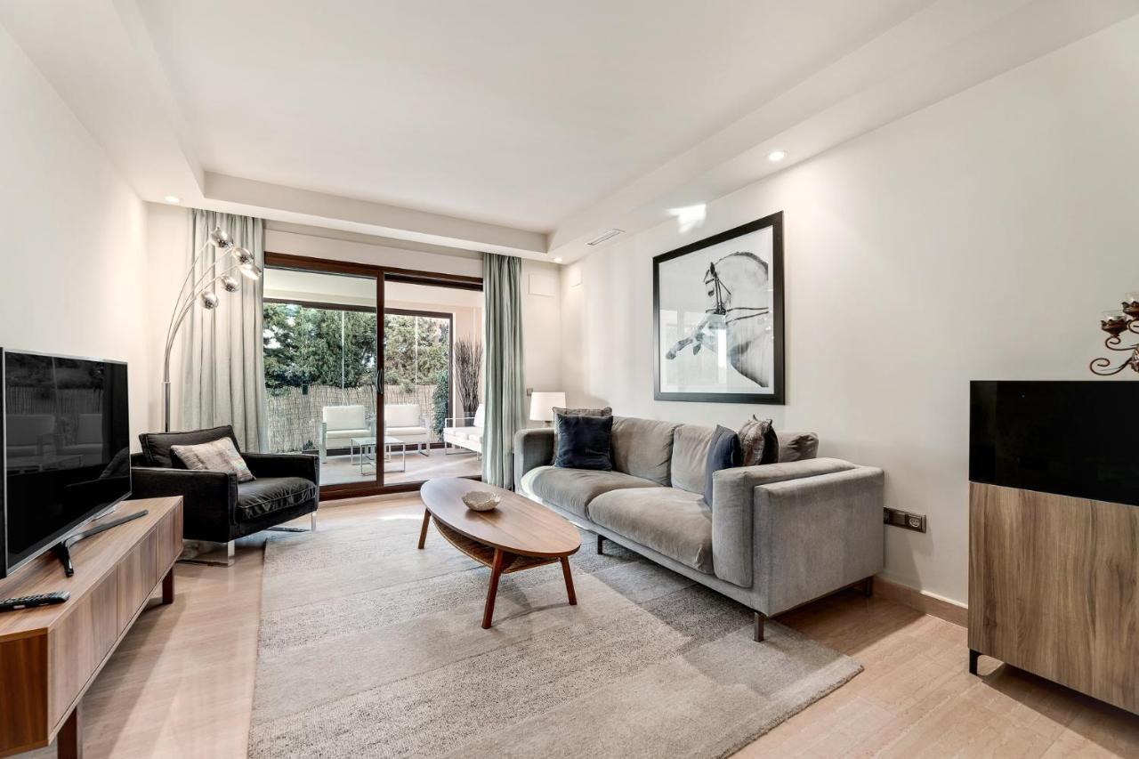 Apartamento Modern & Peaceful 2br W/parking - Medina Banus