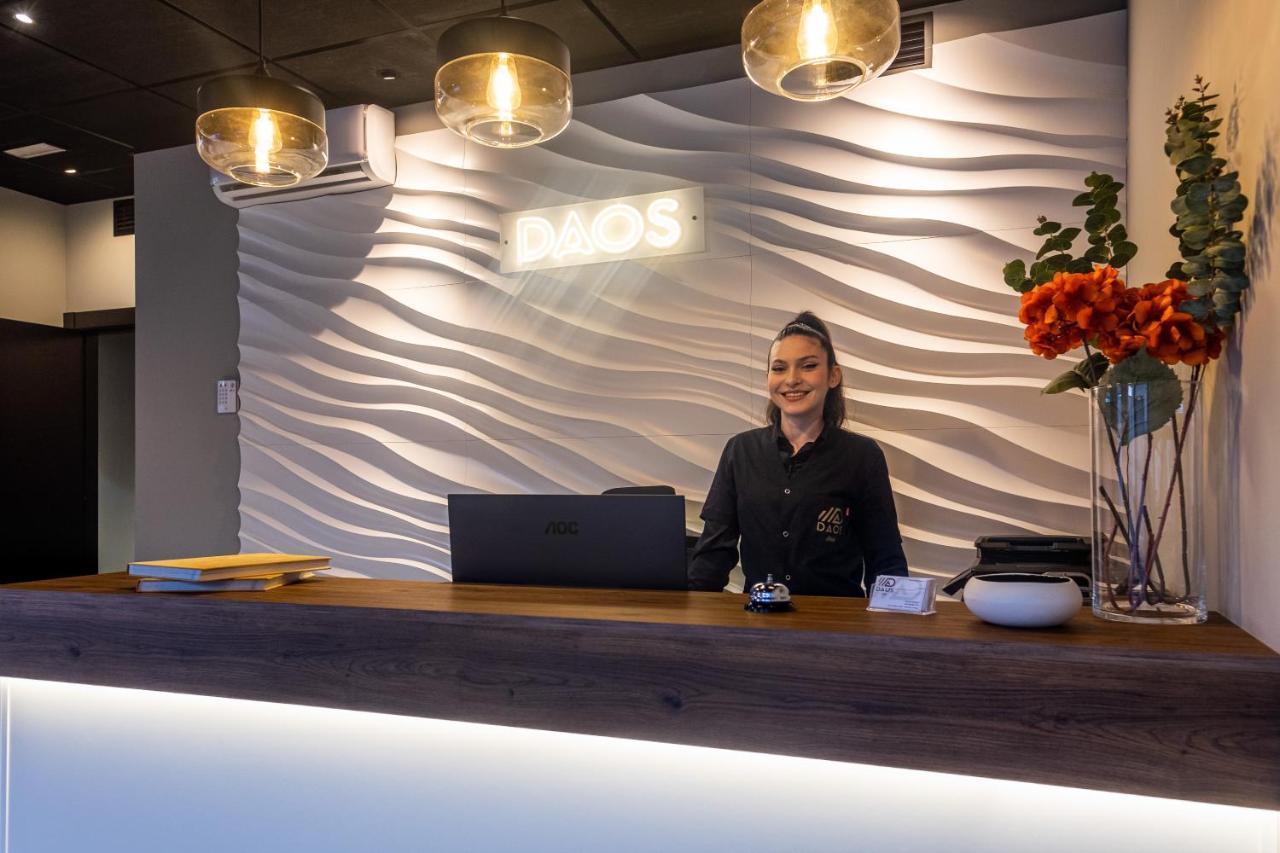 Daos & Terrace Hotel