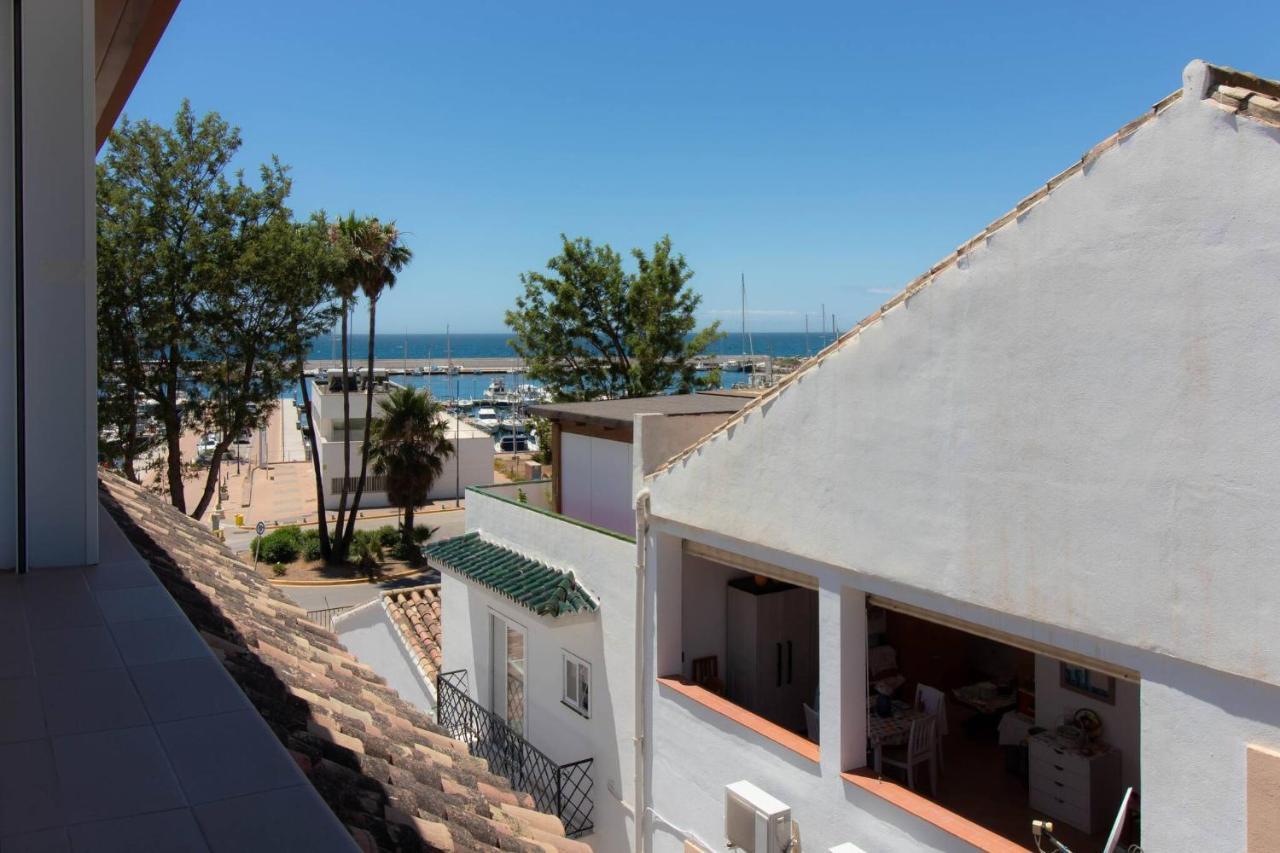 In Guest - Private In The Fishing Port Of Guest house Marbella