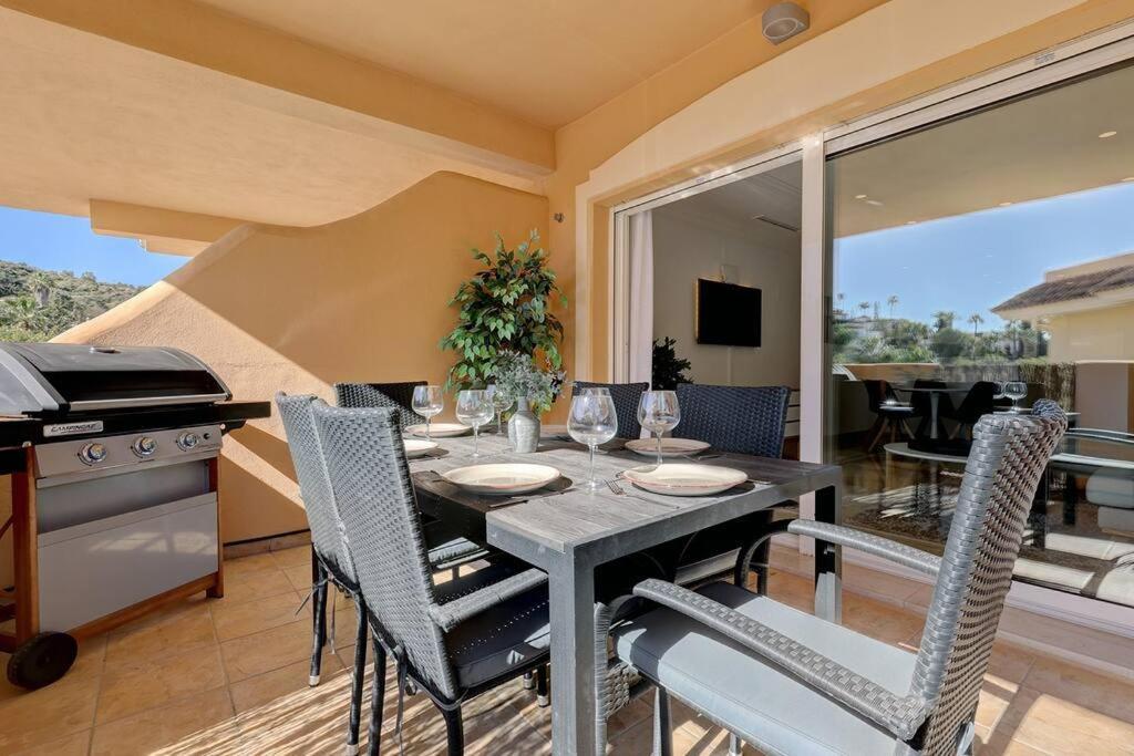 Stunning 2 Bedroom In Aloha Hill Club * Marbella