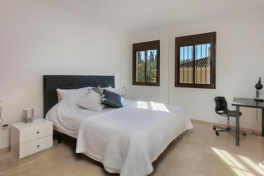 Luxury 6 Bedroom Villa,