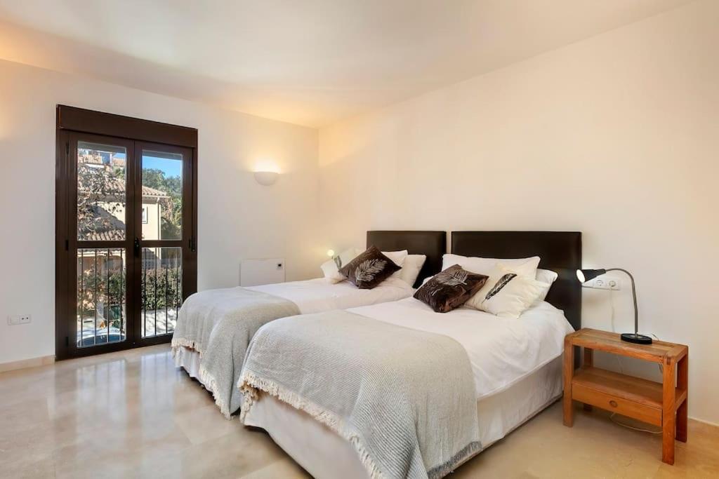 Luxury 6 Bedroom Villa, * Marbella