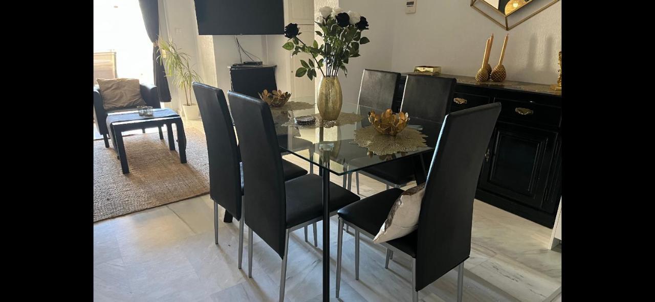 Lovely 3-bedroom 350 M Walk To The Apartment