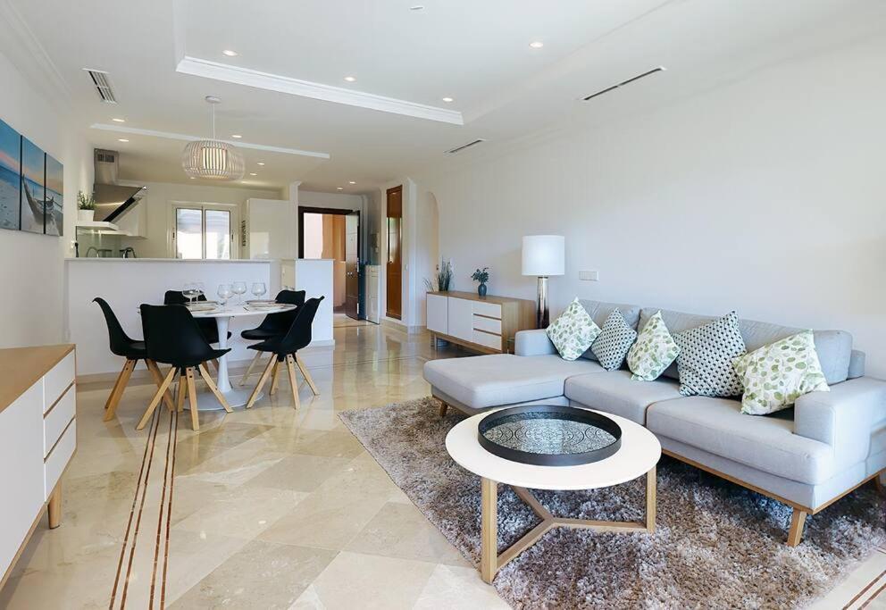 Stunning 2 Bedroom In Aloha Hill Club Apartamento