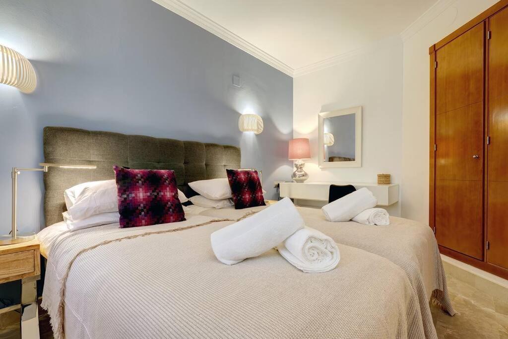 Stunning 2 Bedroom In Aloha Hill Club * Marbella