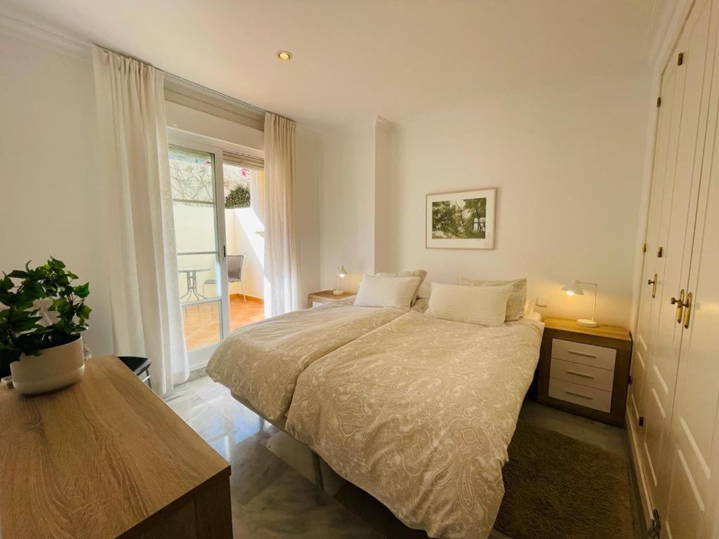 Walking Distance To Puerto Banus Sea View *