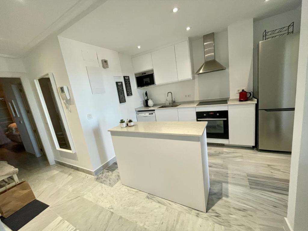 Appartement Walking Distance To Puerto Banus Sea View