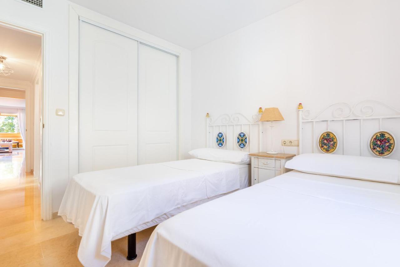 Los Lagos Golf I Uniquely Styled 3 Bedroom In Apartment Marbella