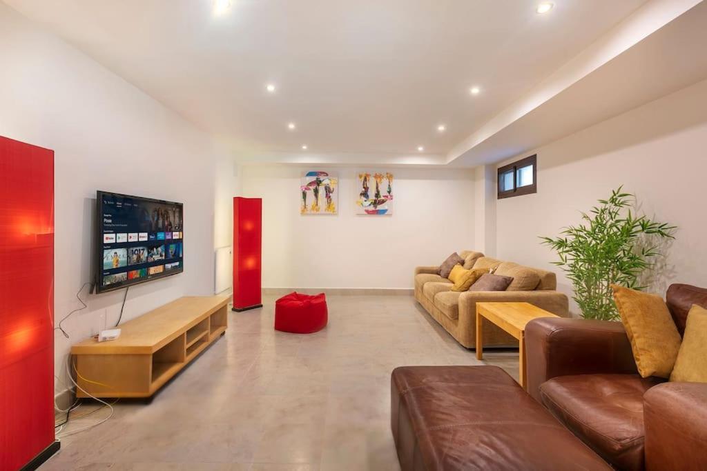 Luxury 6 Bedroom Villa, * Marbella