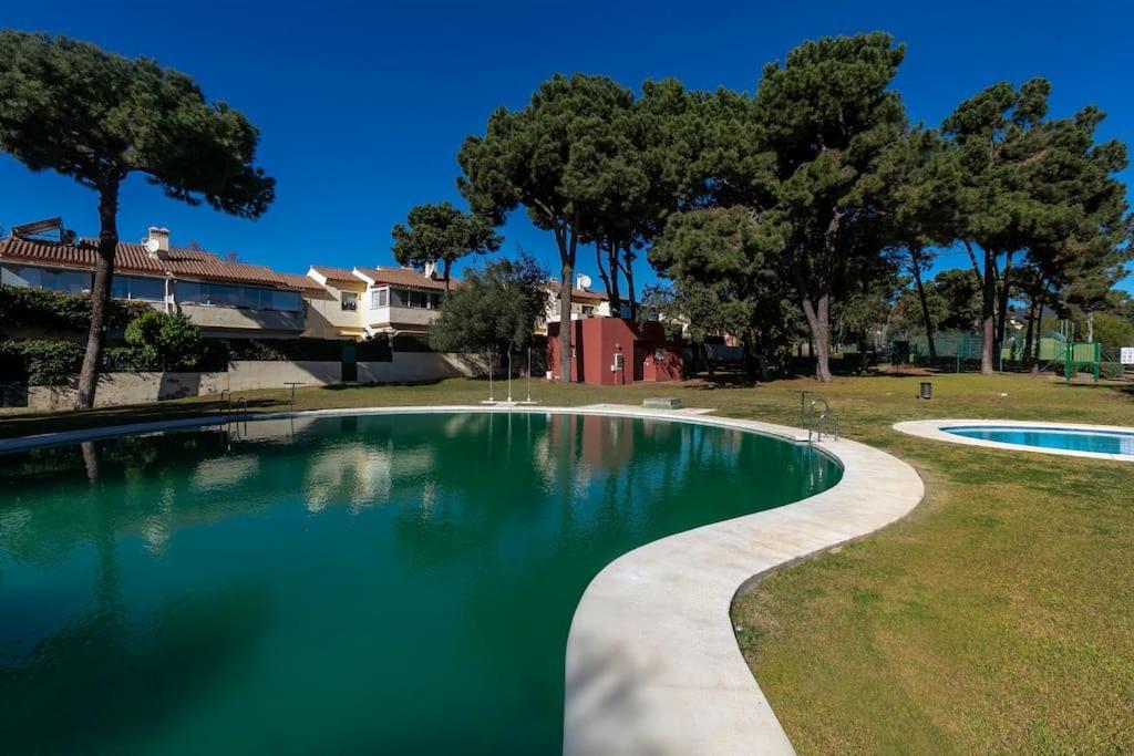 Luxury 6 Bedroom Villa, *