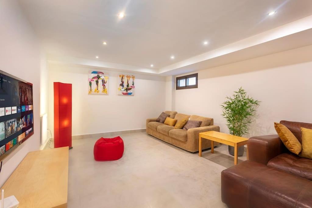 Luxury 6 Bedroom Villa, * Marbella