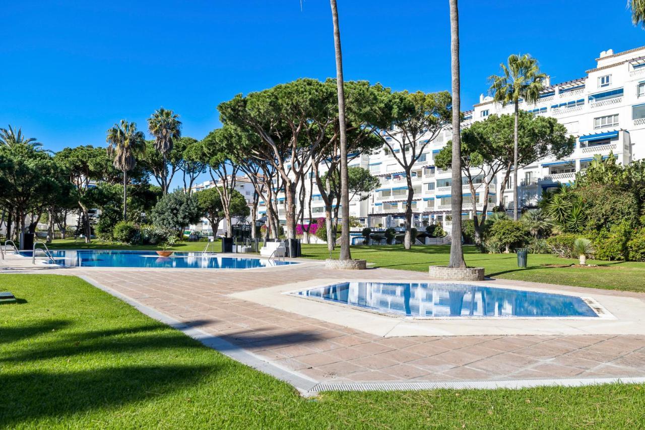 Stylish Sea View In Playas Del Duque