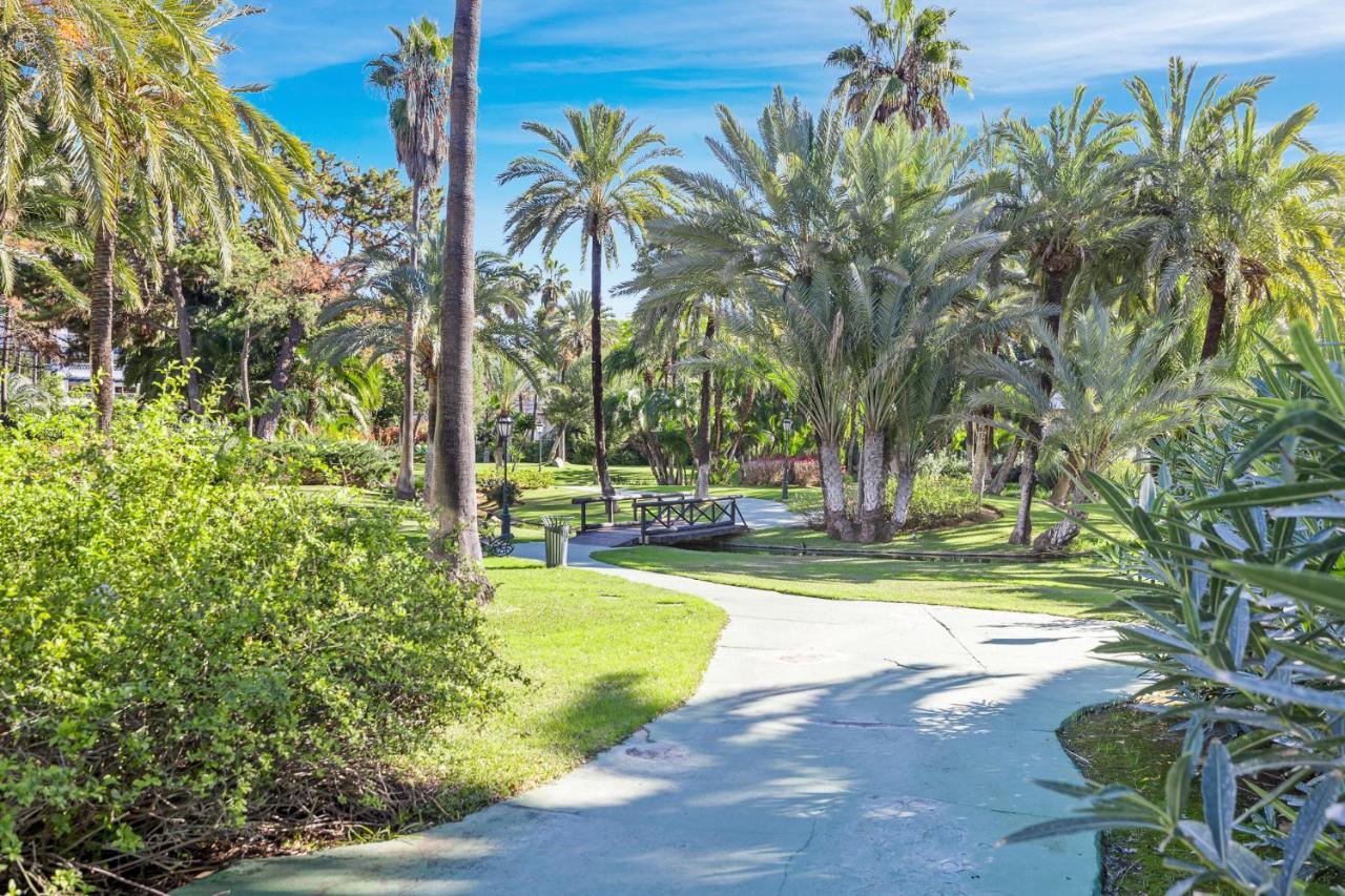 Stylish Sea View In Playas Del Duque Apartamento