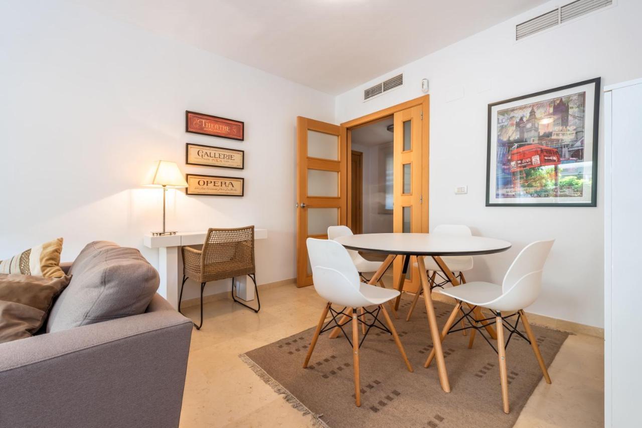 Apartment Center I *