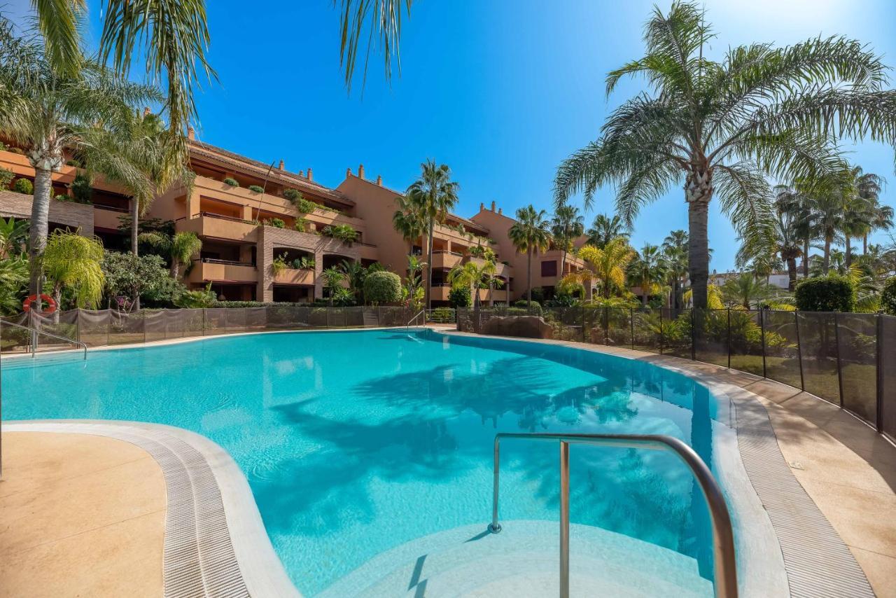 Apartment Vacation Marbella: Beachfront Luxury Duplex Penthouse *