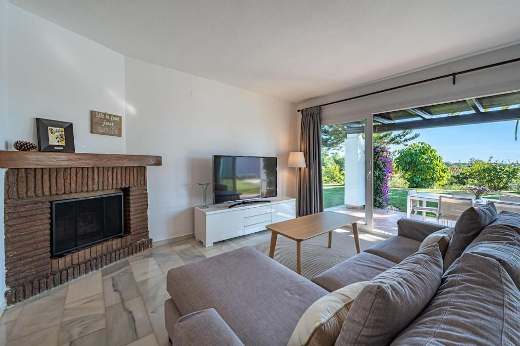 Con Piscina Privada Y Jardin Holiday home Marbella