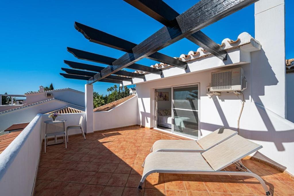 Con Piscina Privada Y Jardin Holiday home
