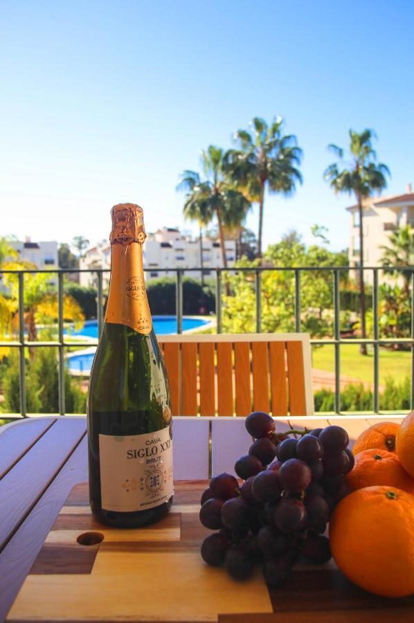 Walk To Puerto Banus, 2br, 2bth, Pool Appartement *