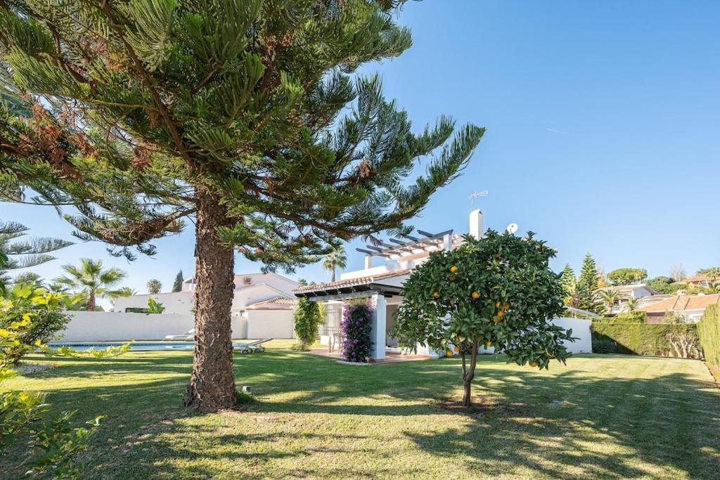 Con Piscina Privada Y Jardin Holiday home Marbella
