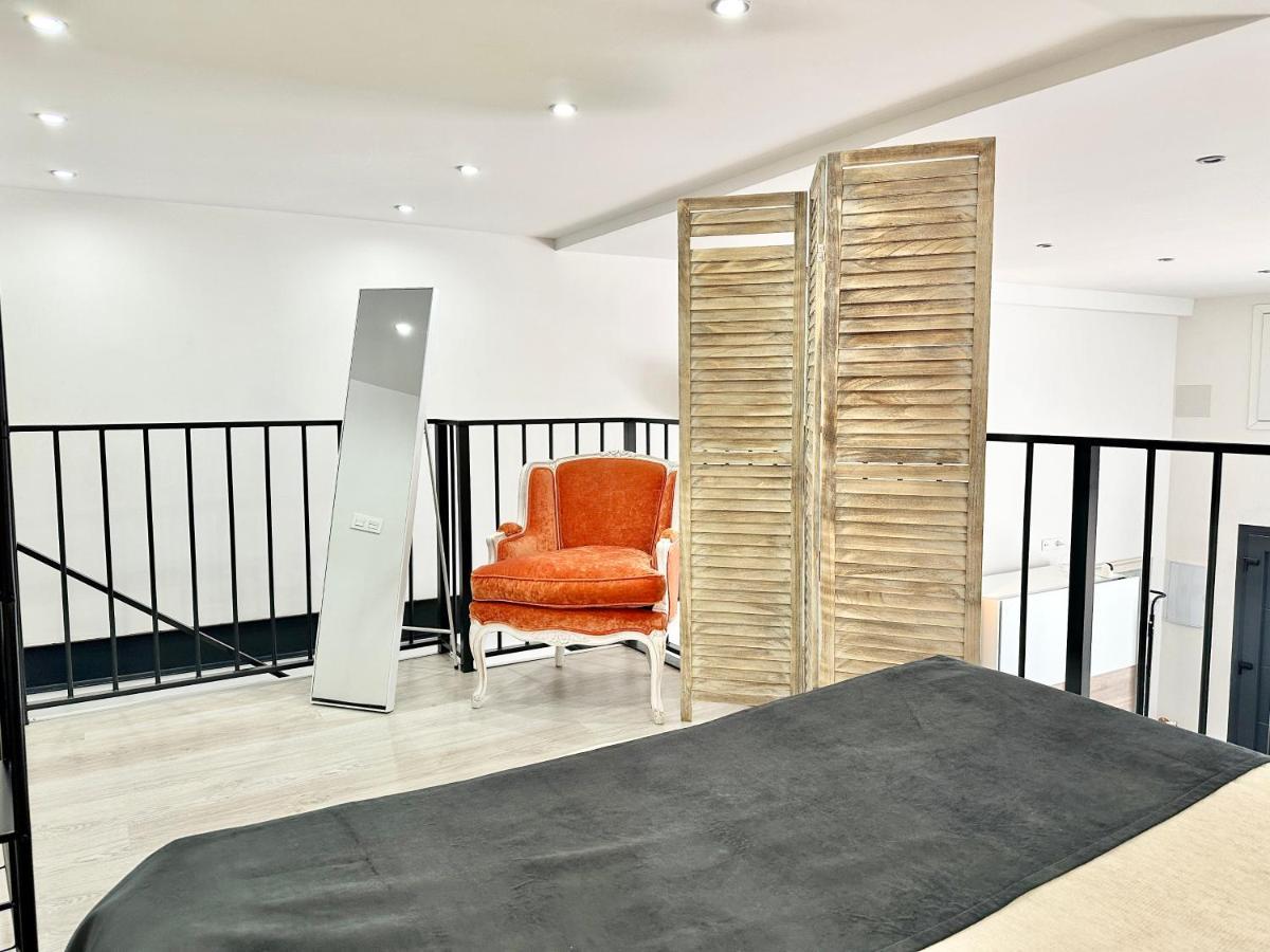 Loft Center *