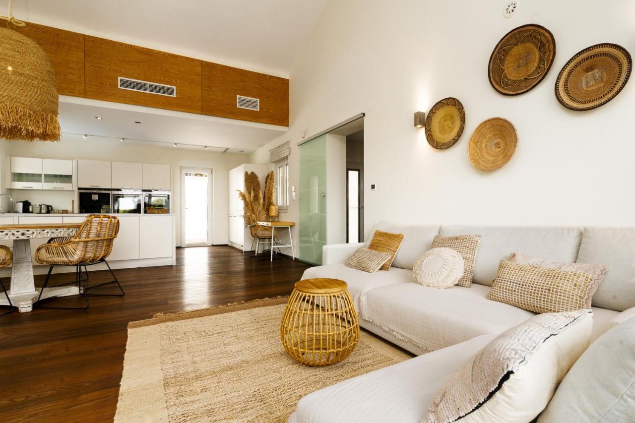 Madrugada, Beachside In Costabella Marbella