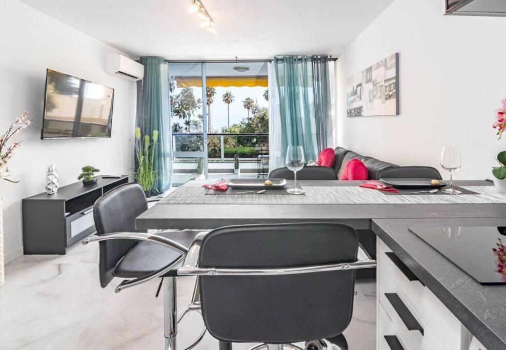 Elfaro Apartment