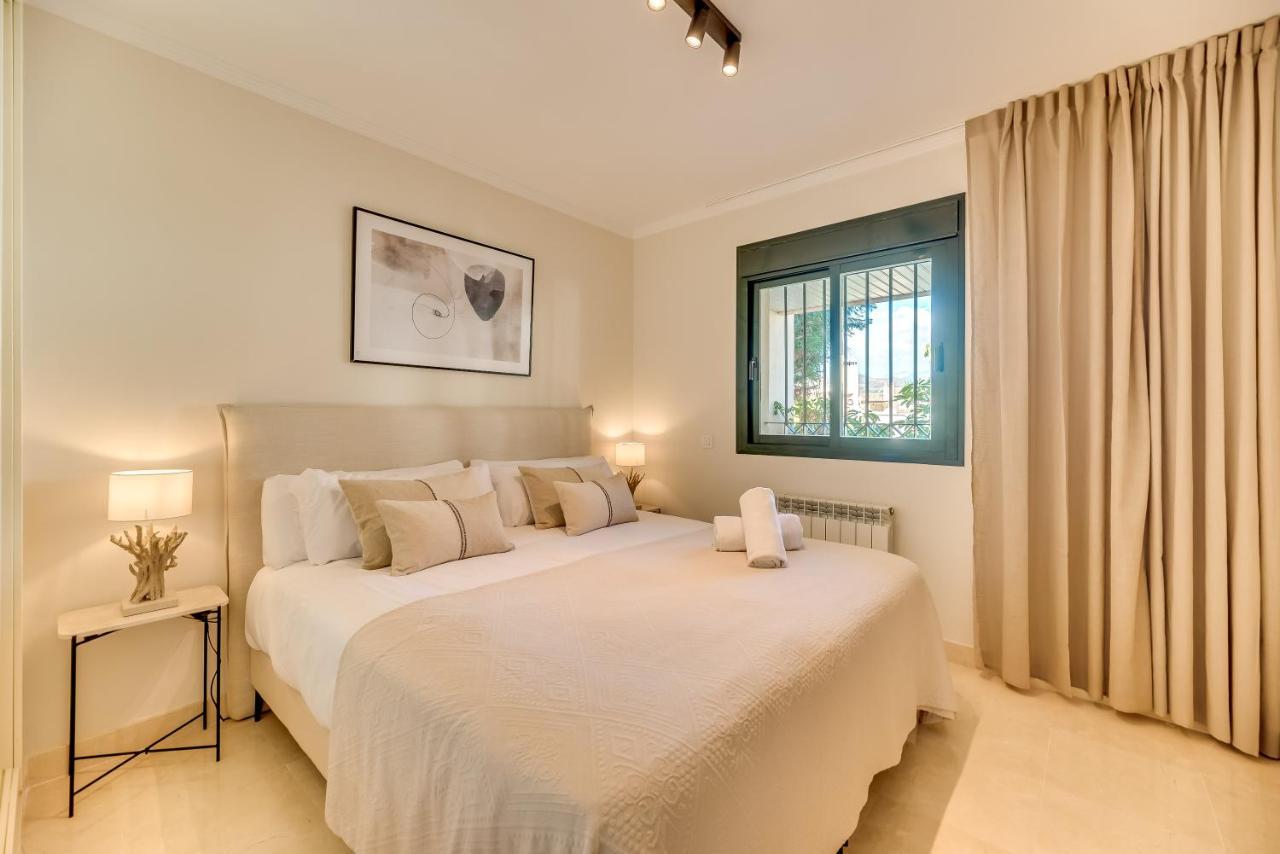 Vacation I El Palmeral, Golf Valley, Renovated, Fast Wifi Apartment Marbella