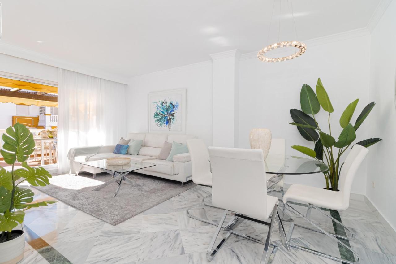 2 Bedrooms Terrace - Pool & Parking Marbella