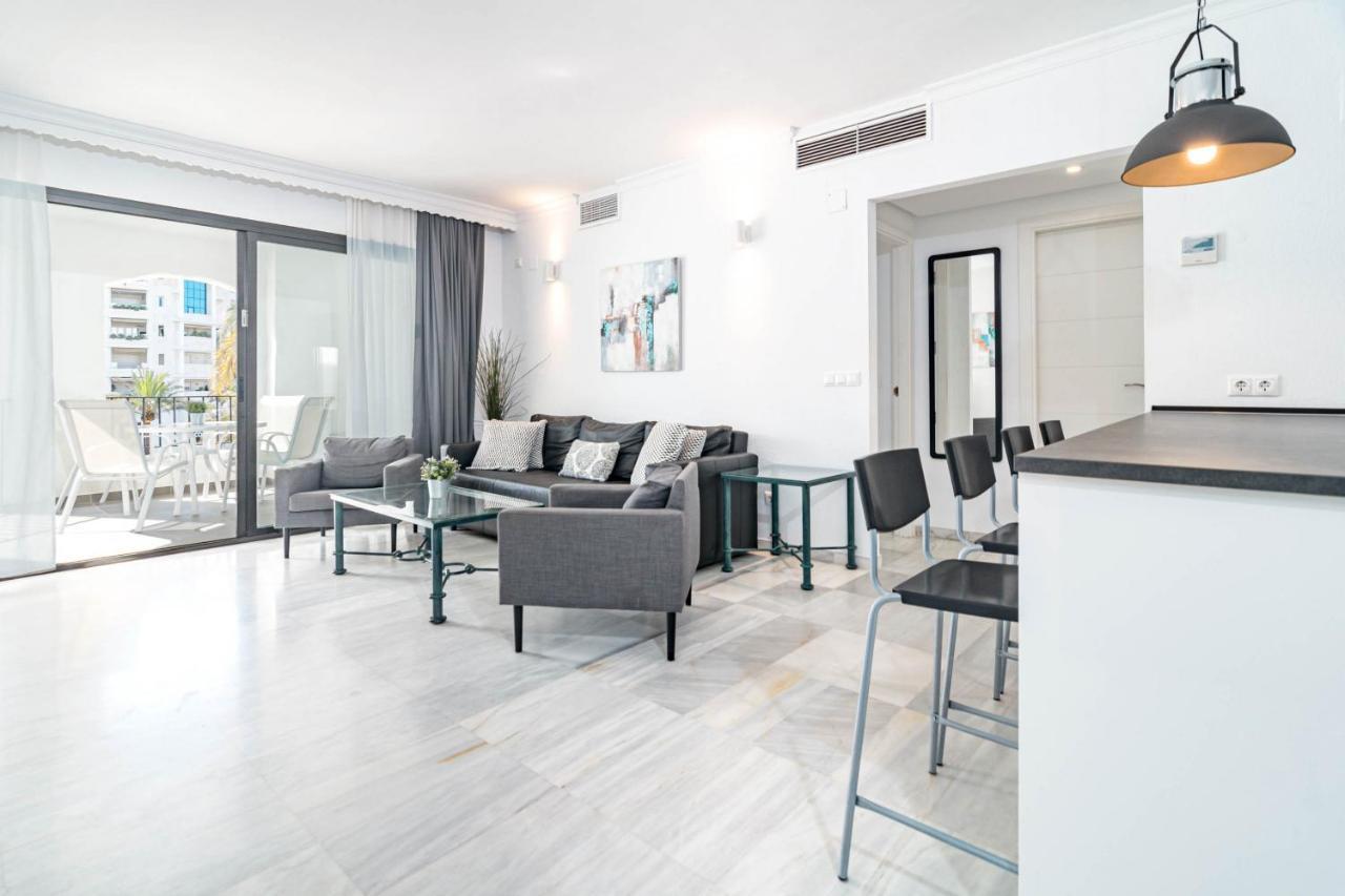 Apartment Harbor Getaway In The Heart Of Puerto Banus With Walking Dictance To Everything Marbella
