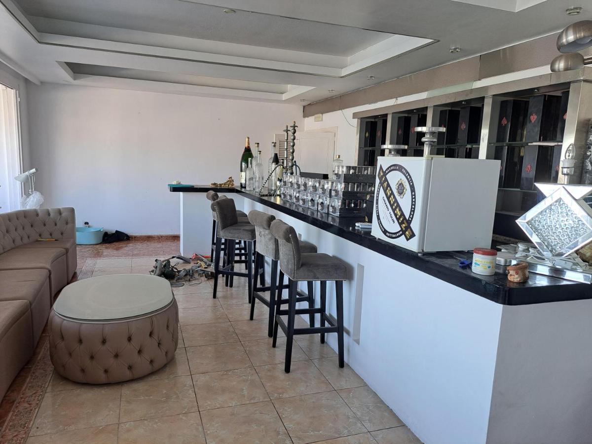 Private In Huge Penthouse 1st Line Puerto Banus, Incredible Views, Jacuzzis