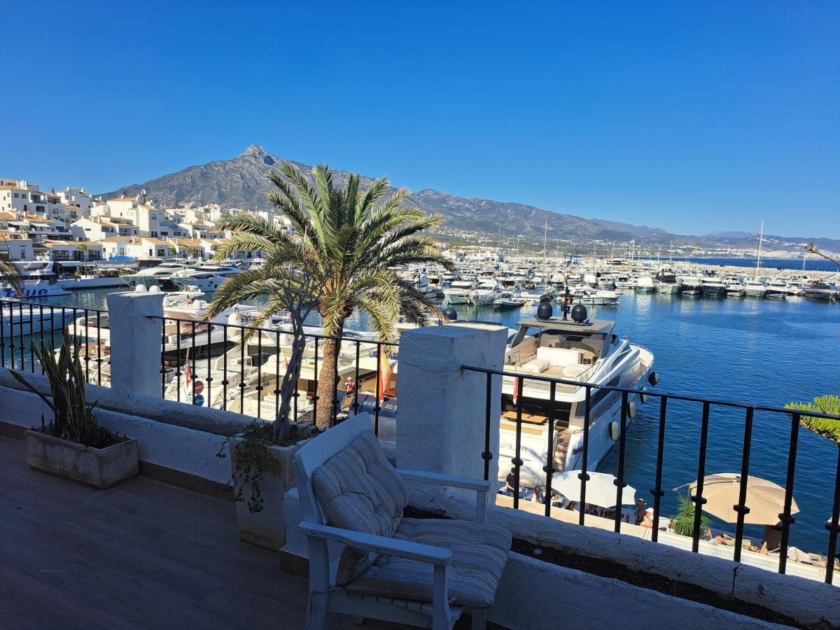 Private In Huge Penthouse 1st Line Puerto Banus, Incredible Views, Jacuzzis Homestay Marbella