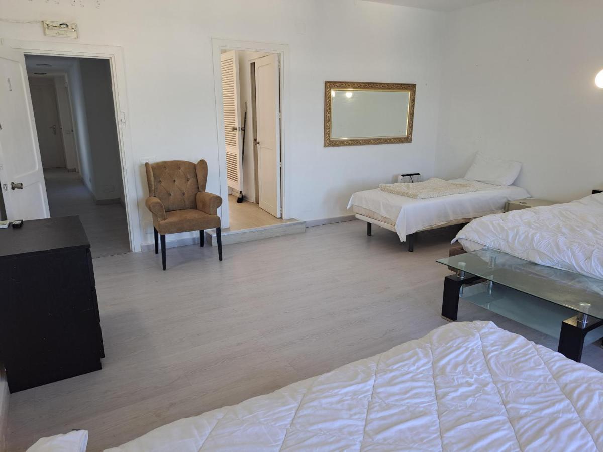 Private In Huge Penthouse 1st Line Puerto Banus, Incredible Views, Jacuzzis Marbella