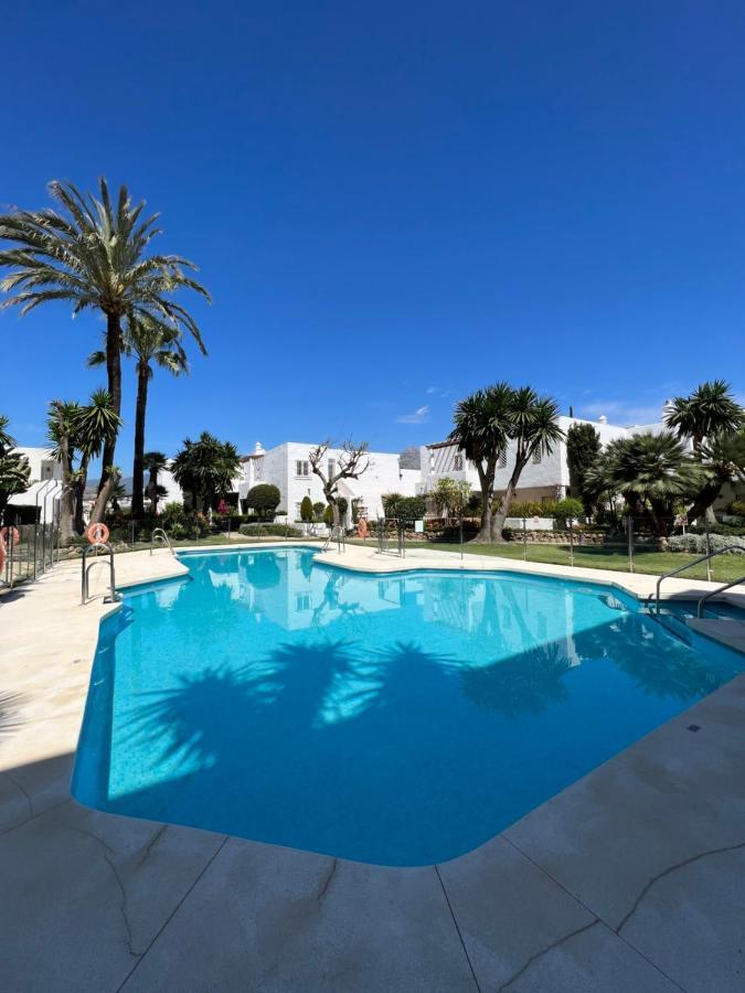 Apartamento Impeccable Large With Immense Terrace And Private Garden Overlooking The Mountain, Featuring 2 Bedrooms And Sleeping Up To 4 Guests Located 100 Meters From Plaza Maestranza