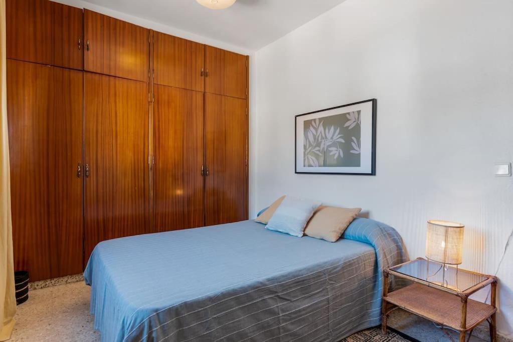 With Free Parking And Pool Apartment *