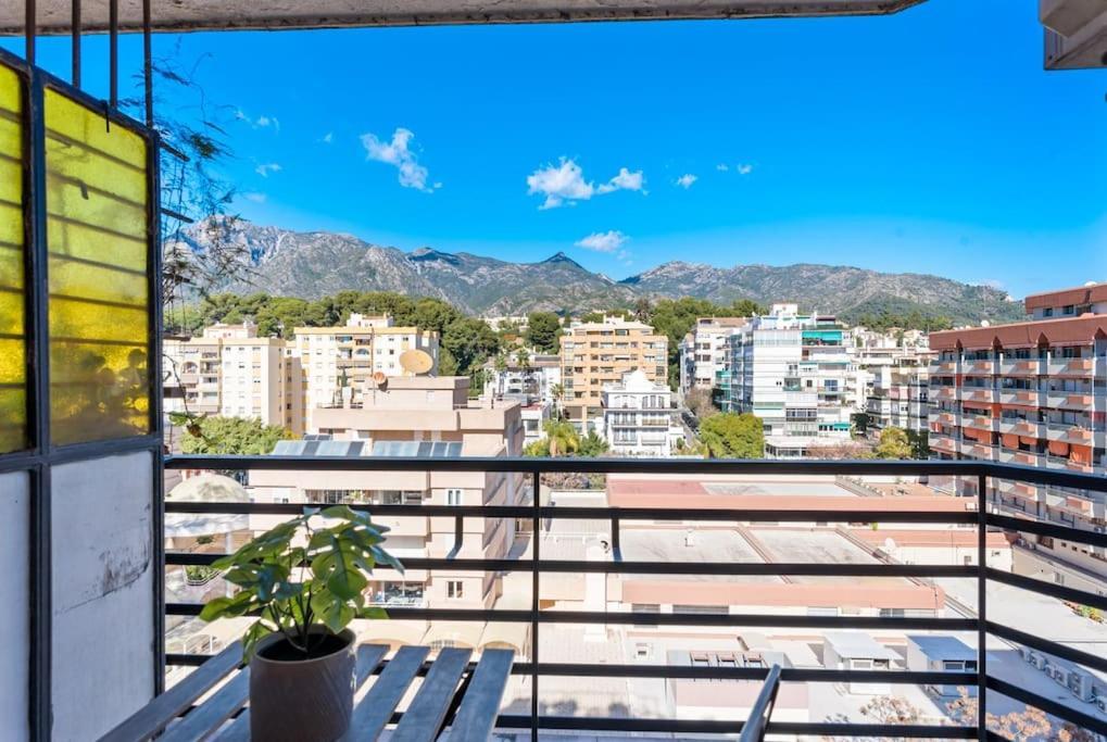 With Free Parking And Pool Apartment *