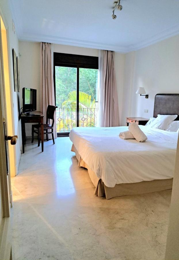 Paradis Au Bord De Marbella